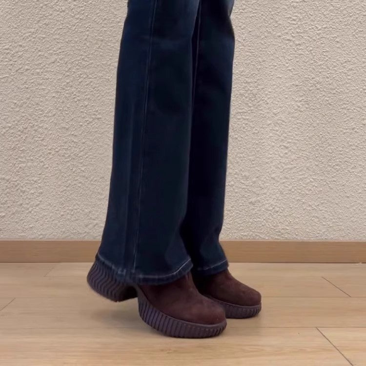 Damen Plateau-Slip-On mit skulpturaler Lug-Sohle und gepolstertem Komfortfußbett Shop Nory