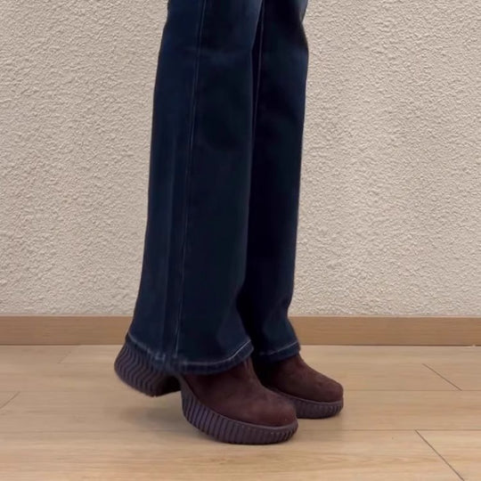 Damen Plateau-Slip-On mit skulpturaler Lug-Sohle und gepolstertem Komfortfußbett Shop Nory
