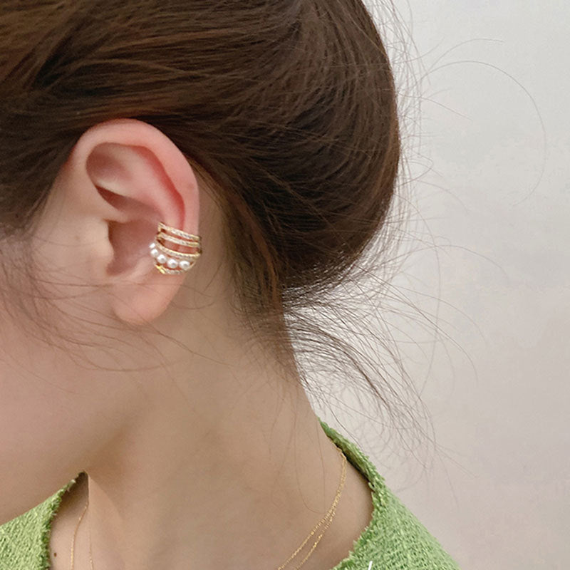 Damen Ohrstecker mit elegantem Perlen-Design und feinen Metallakzenten Shop Nory