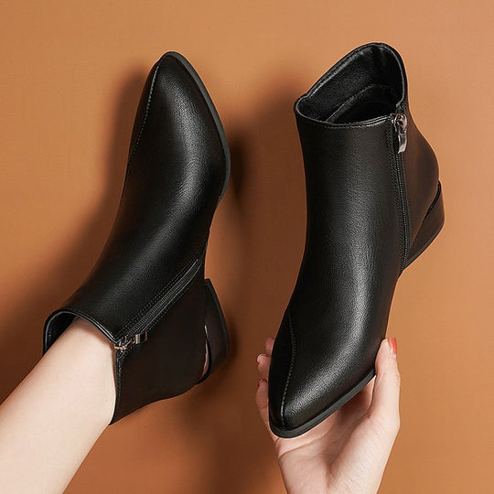 Damen Kurzstiefelette mit spitzer Zehenpartie und skulptiertem Blockabsatz Shop Nory