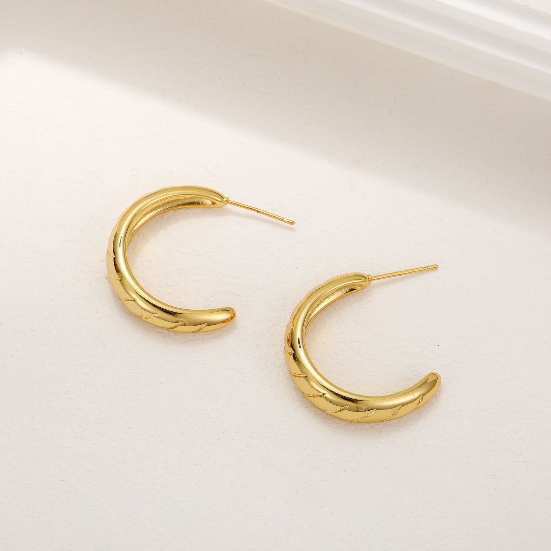 Damen Ohrringe-Set mit vielseitigen Formen und eleganter Goldverzierung Shop Nory
