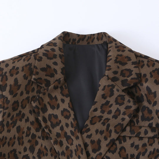 Damen Taillierter Blazer im Leoprint mit Revers und Pattentaschen Shop Nory