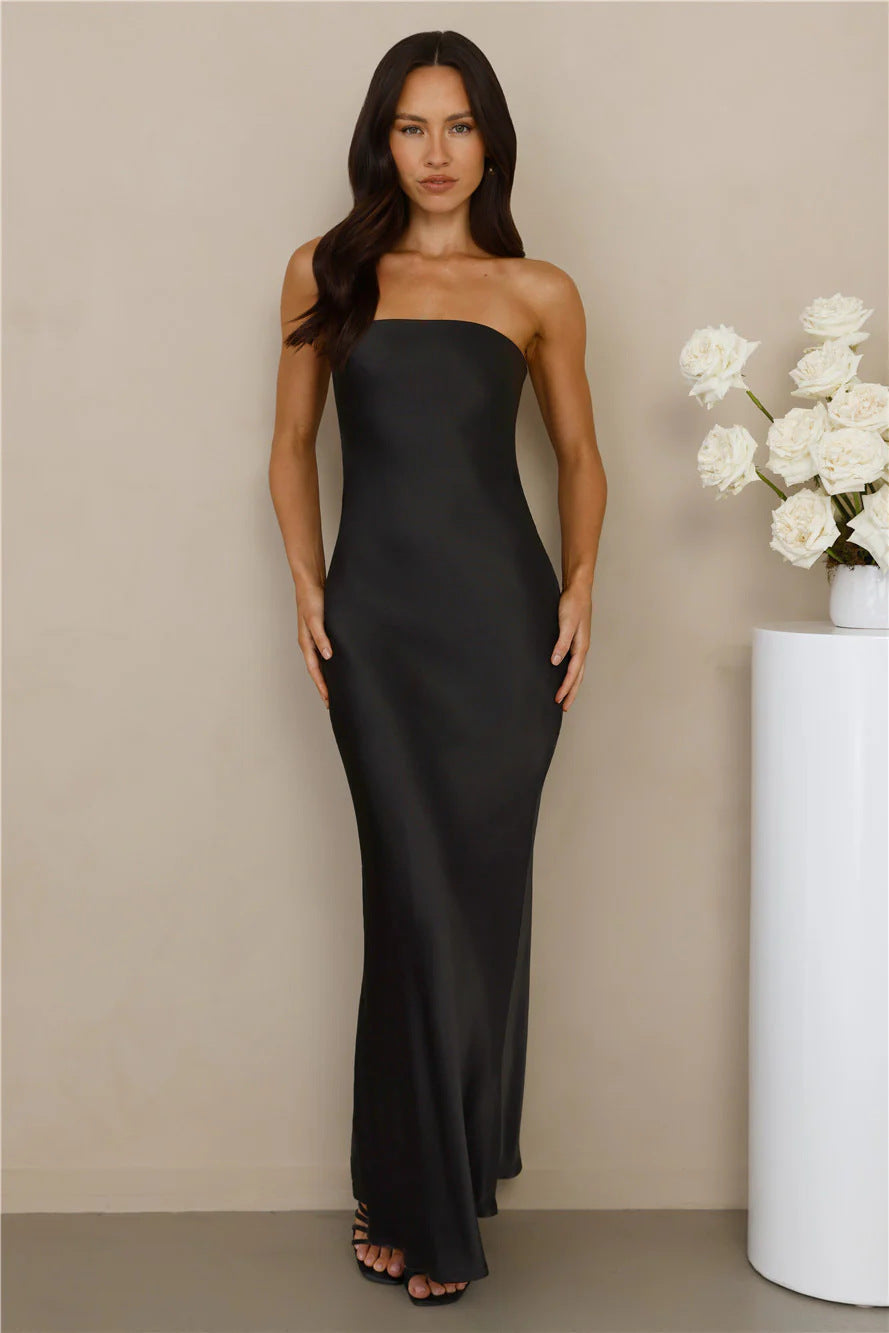 Damen Elegantes schulterfreies Maxikleid aus satinähnlichem Material Shopnory