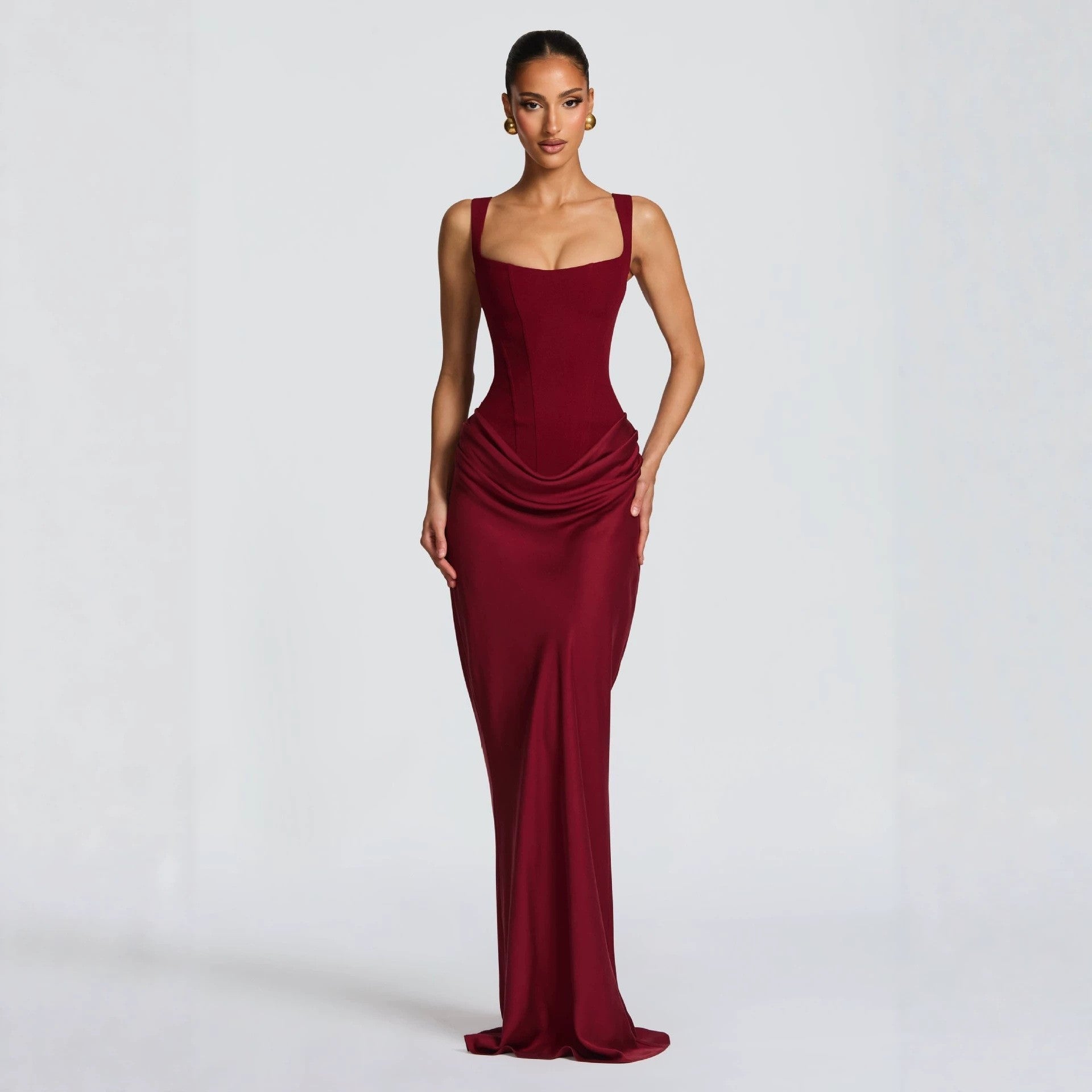 Damen Elegantes Maxikleid mit figurformendem Schnitt und zarten Drapierungen