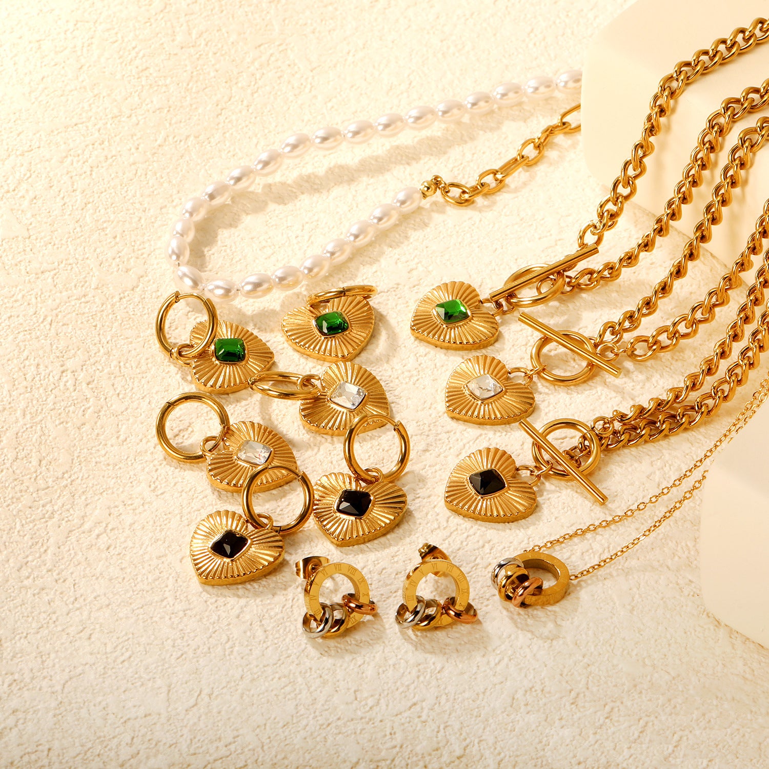 Damen Schmuckset mit luxuriösem Anhänger und stilvollen Ohrringen Shop Nory