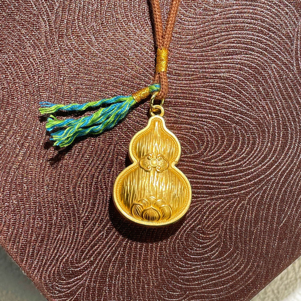 Damen Amulett-Halskette mit kunstvollem Anhänger und geflochtenem Band Shop Nory