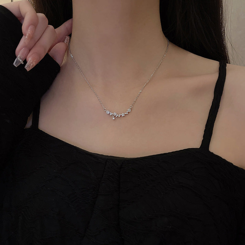 Damen Halskette mit funkelndem Sternenanhänger und hochwertiger Verarbeitung Shop Nory