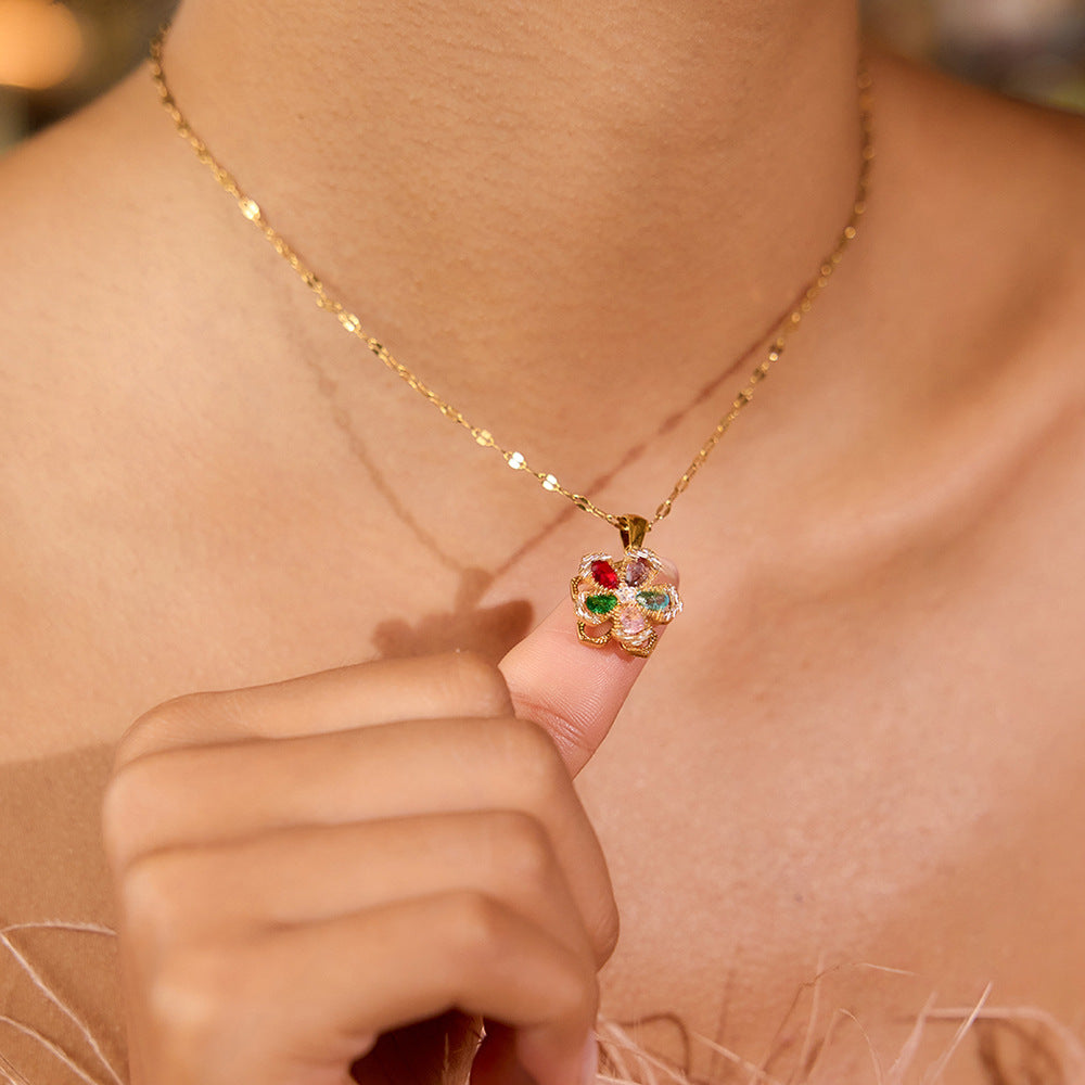 Damen Halskette mit floralen Zirkonia-Anhängern aus hypoallergenem Edelstahl Shop Nory