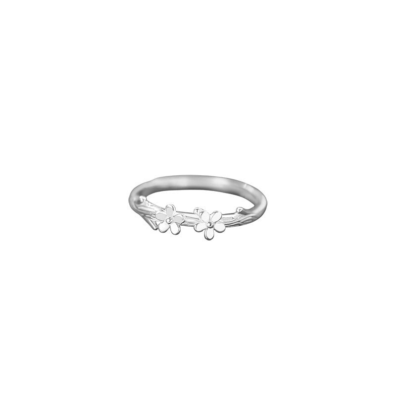 Damen Zarter Ring mit floralen Akzenten und feiner Detailarbeit Shop Nory