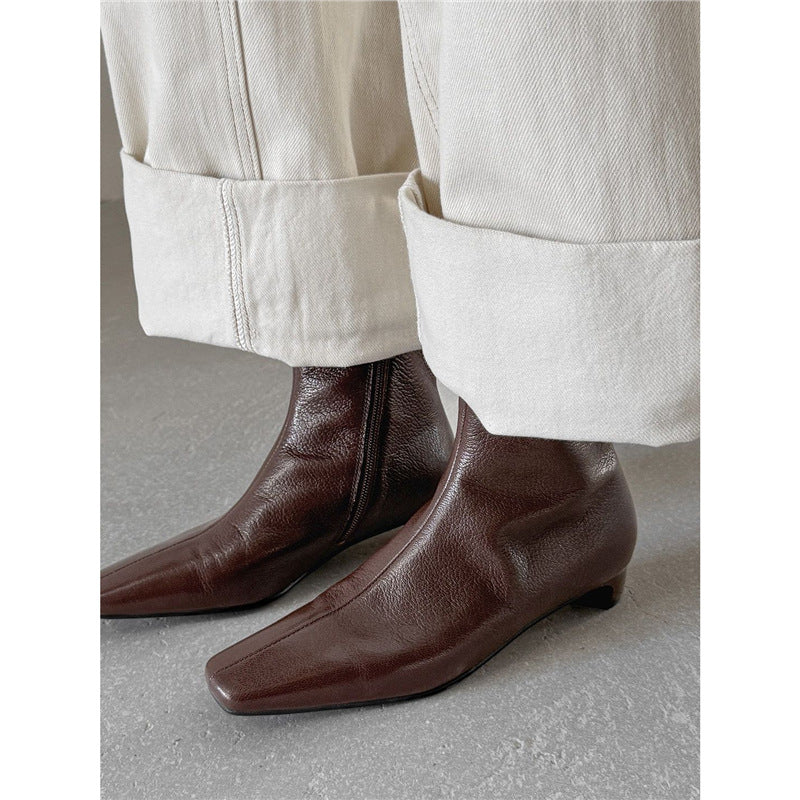Damen Elegante Leder‑Ankle‑Boots mit quadratischer Zehenform, kurzem Sculpted‑Absatz und Innenreißverschluss Shop Nory