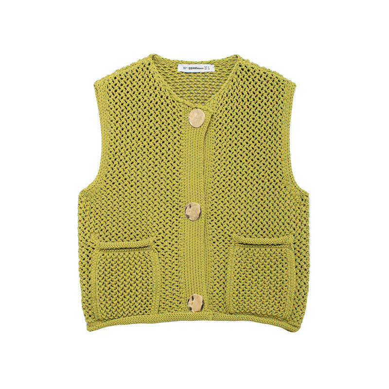 Damen gehäkelte Strickweste mit großen Zierknöpfen und Aufsatztaschen Shop Nory