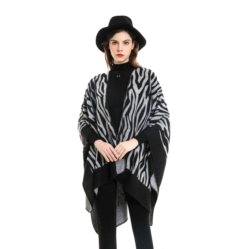 Damen Zebra‑Jacquard Poncho‑Cape im Oversize‑Kimono‑Fall aus weichem Feinstrick Shop Nory