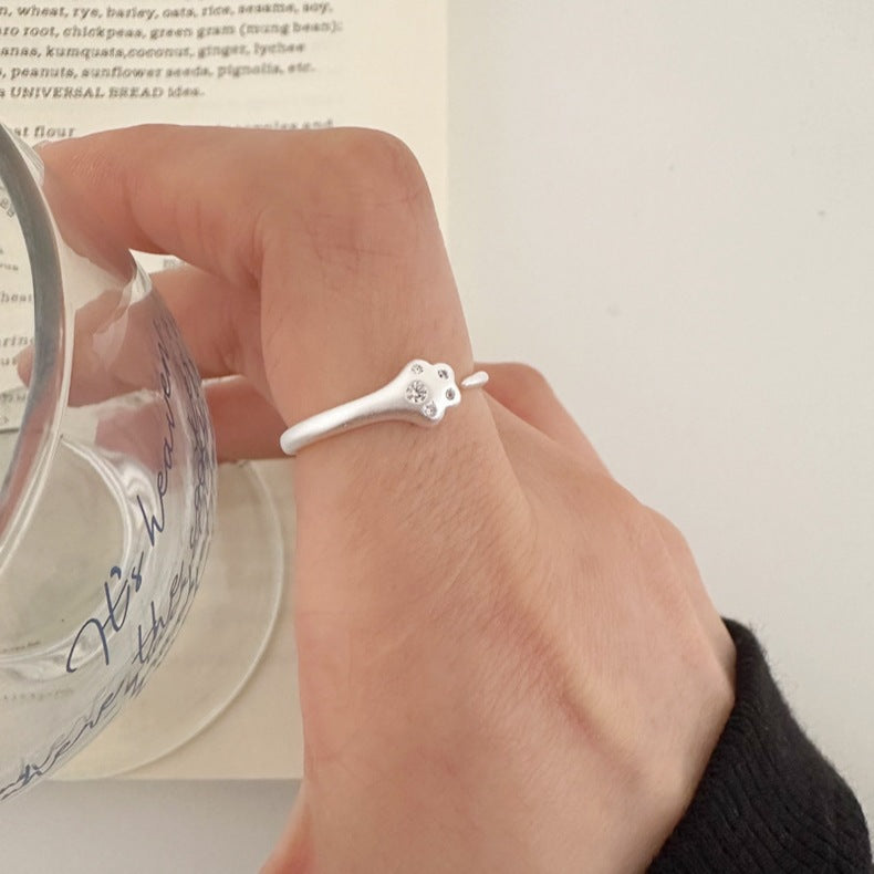 Damen Ring mit einzigartigem Pfotenmotiv und hochwertiger Verarbeitung Shop Nory