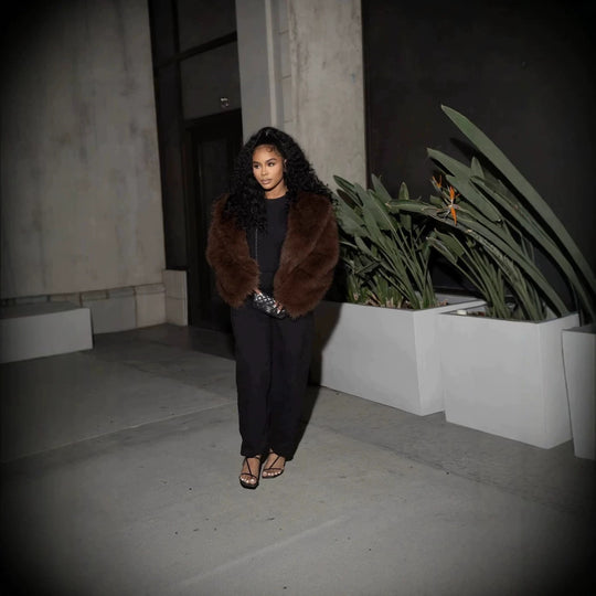 Damen Kurze Voluminöse Hochflor-Faux-Fur-Bolerojacke mit Boxy-Silhouette Shop Nory