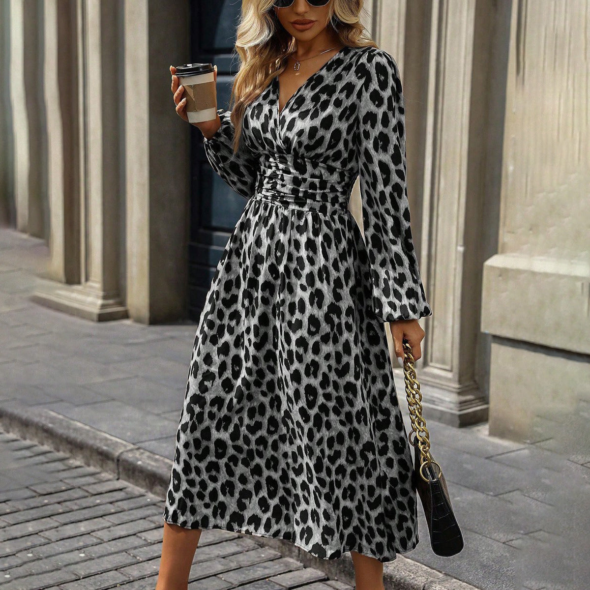 Damen Midi-Kleid mit Wickeloptik und Tiermotiv