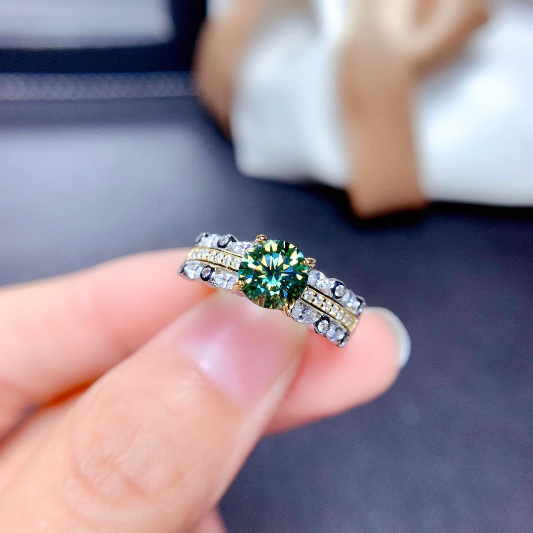 Damenring mit majestätischem, rundem Edelstein und glitzerndem Zirkonia-Besatz Shop Nory