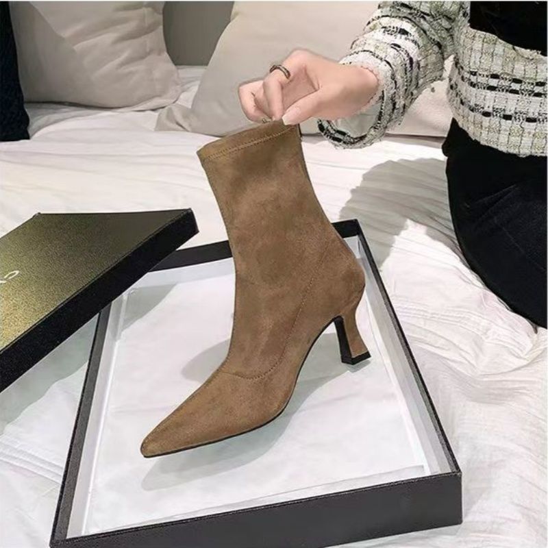 Damen spitz zulaufende Ankle-Boots aus Veloursleder mit sculpted Heel und schmalem Schaft Shop Nory