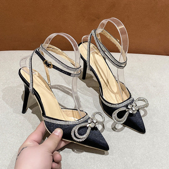 Damen elegante Slingback Pumps mit glitzerndem Riemendesign und dekorativer Schleifenapplikation Shopnory