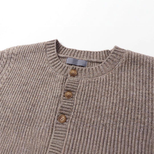 Unisex Strickpullover mit Henley-Knopfleiste und Zopfmuster Shop Nory