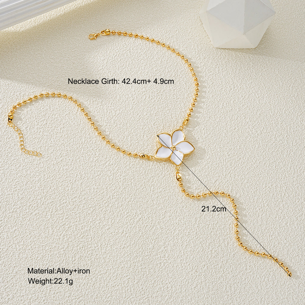 Damen Halskette mit floralen Anhängern und Perlen Shop Nory