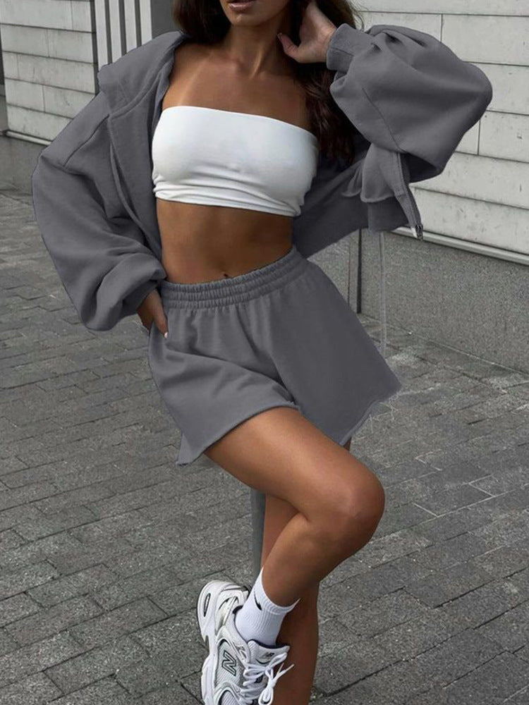 Damen oversized Cropped-Zip-Hoodie mit voluminösen Ballonärmeln und elastischer High‑Waist Loungeboxer-Shorts Shop Nory