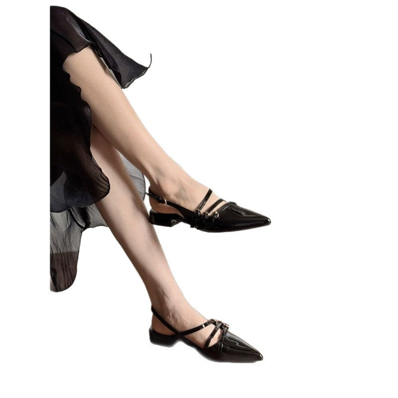 Damen Spitz zulaufende flache Lack-Slingbacks mit dreifacher Zierriemen-Optik und kleinem Blockabsatz Shop Nory