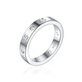 Damen eleganter Ring mit funkelnden Zirkonia und gravierten Zahlen Shop Nory