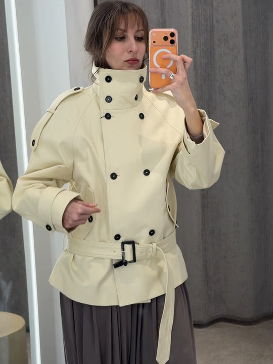 Damen Kurze doppeltknöpfte Trenchjacke mit hohem Stehkragen und Taillengürtel Shop Nory