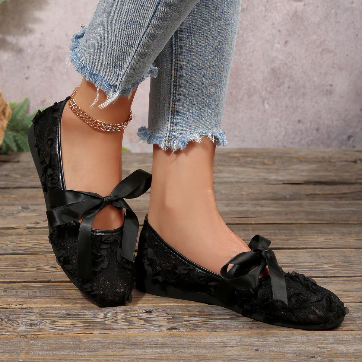 Damen Elegante Spitzenschuhe mit dekorativen Schleifen und funkelnden Akzenten