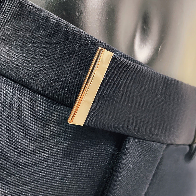Herren schmale elegante Anzughose mit dezenter Goldschließe und Bügelfalte Shop Nory