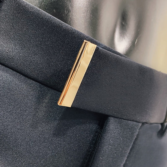 Herren schmale elegante Anzughose mit dezenter Goldschließe und Bügelfalte Shop Nory