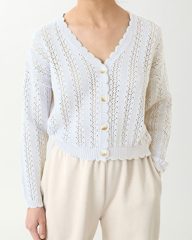 Damen Strickjacke mit filigranem Lochmuster und Wellenabschlüssen