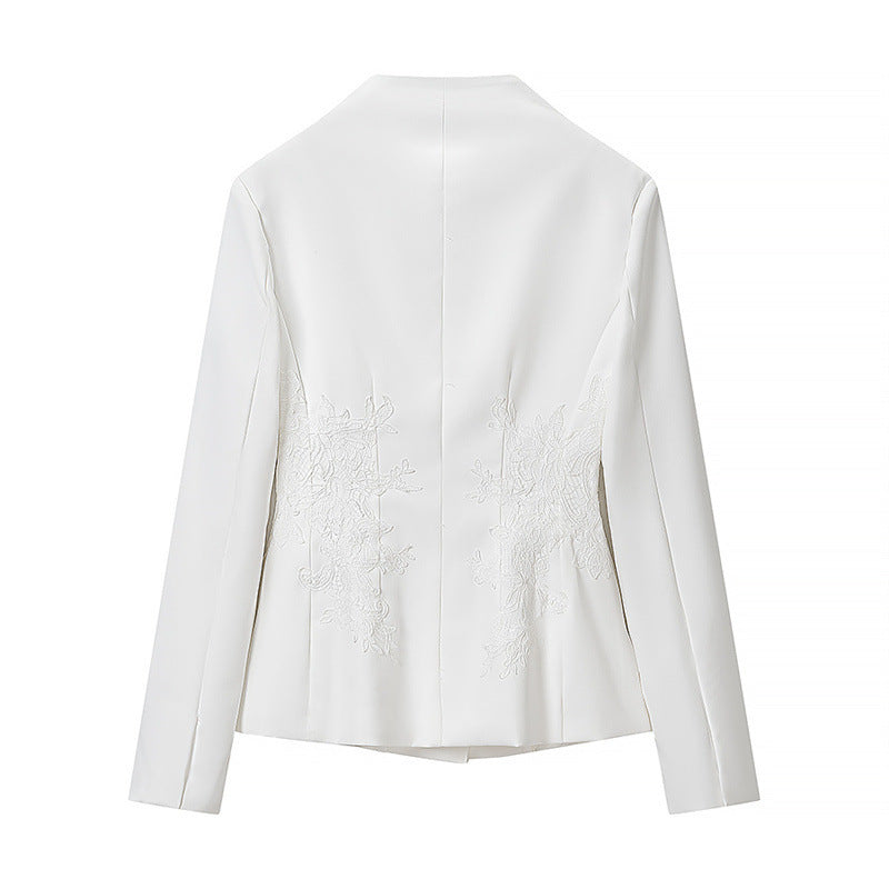 Damen taillierter Kurzblazer mit Stehkragen und floraler Ton-in-Ton-Stickerei Shop Nory