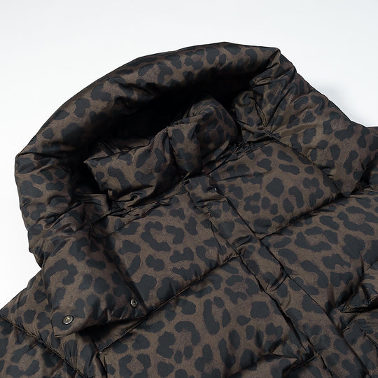 Damen Kurz geschnittene gesteppte Jacke mit hohem Kapuzenkragen, Tunnelzugsaum und Leopardenprint Shop Nory