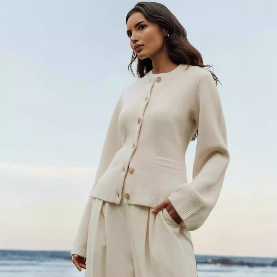 Damen elegante Strickjacke mit Knopfdetails und praktischen Taschen