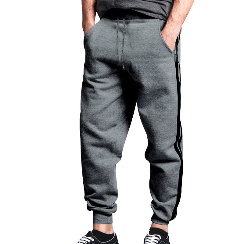 Herren sportliche Jogginghose mit seitlichen Kontraststreifen und elastischem Bund Shopnory