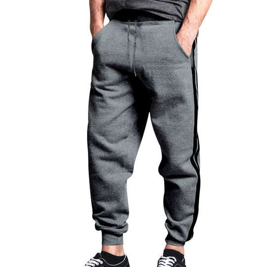 Herren sportliche Jogginghose mit seitlichen Kontraststreifen und elastischem Bund Shopnory