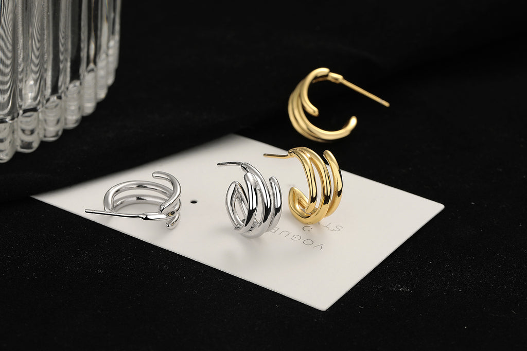 Damen Ohrstecker mit elegantem, geschwungenem Design Shop Nory