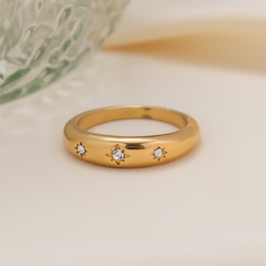 Damen Goldring mit funkelnden Sternen und klaren Kristallen Shop Nory