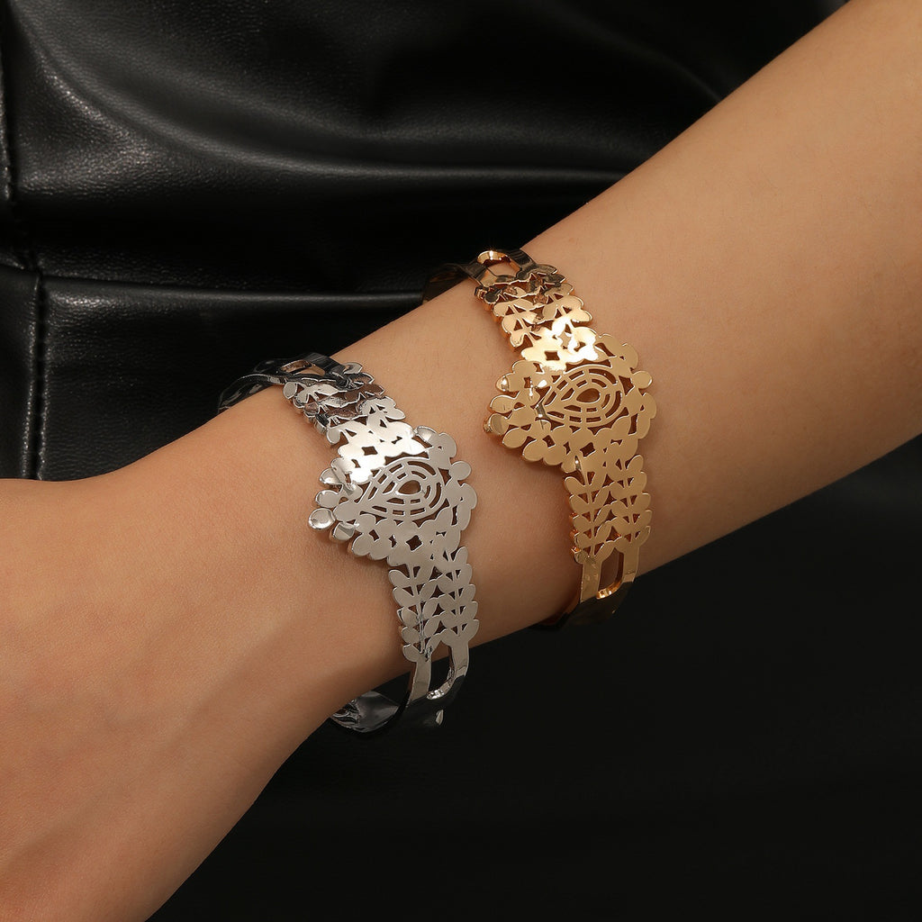 Damen Armreif mit kunstvollem, skulpturalem Design Shop Nory