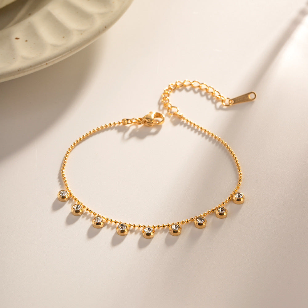 Damen Armband mit funkelnden Kristallanhängern und feinem Kettendesign Shop Nory