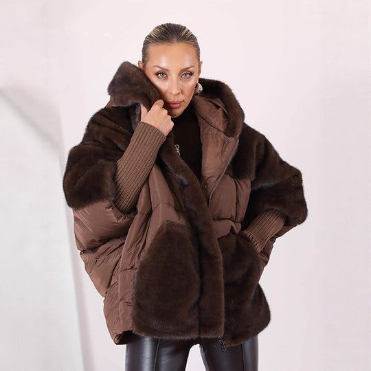 Damen Kurz geschnittene gesteppte Kapuzenjacke mit voluminösem Webpelzbesatz und Oversize‑Silhouette Shop Nory
