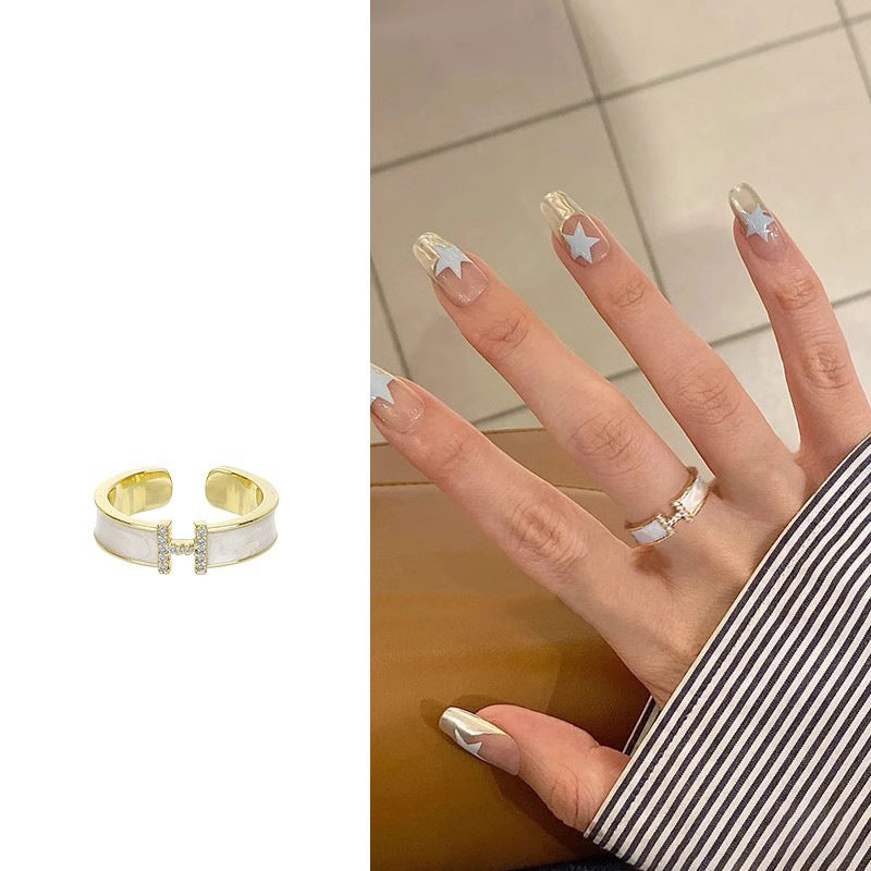 Damen Zierlicher Ring mit modernem Design und funkelnden Akzenten Shop Nory