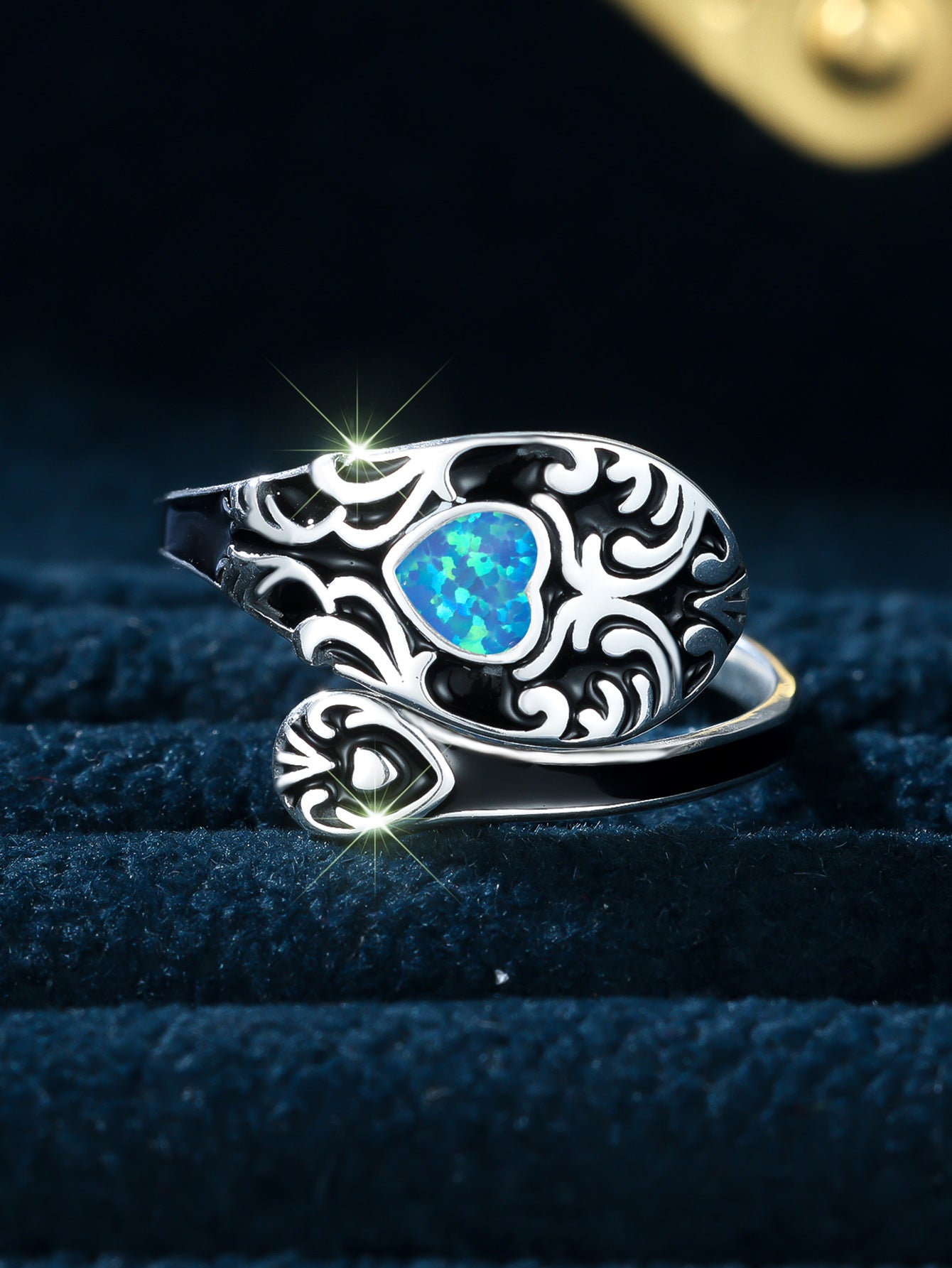 Damen Ring mit kunstvollem Design und schimmerndem Opal Shop Nory