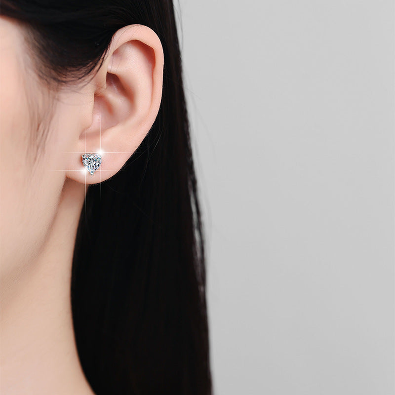 Damen Ohrringe im herzförmigen Design mit hochwertigen Zirkonia Shop Nory