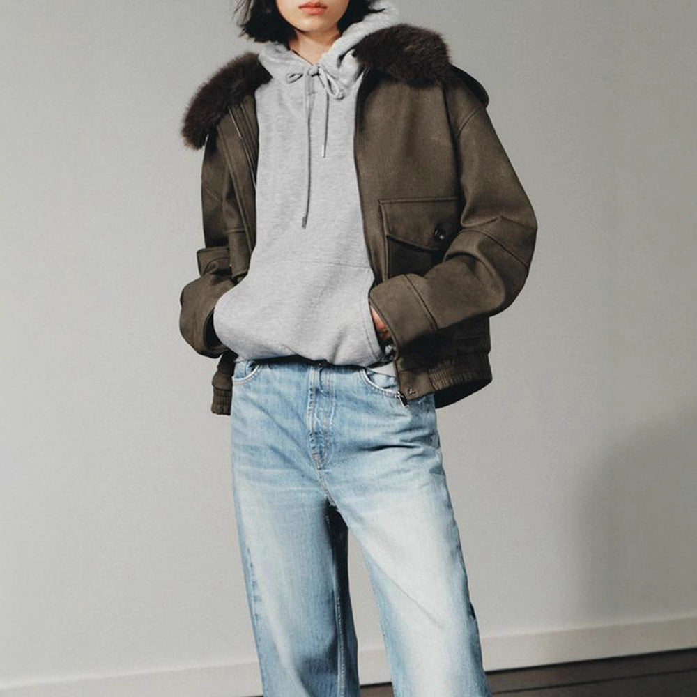 Damen Kurzjacke im Aviator‑Style mit Kunstpelzkapuze und aufgesetzten Pattentaschen Shop Nory