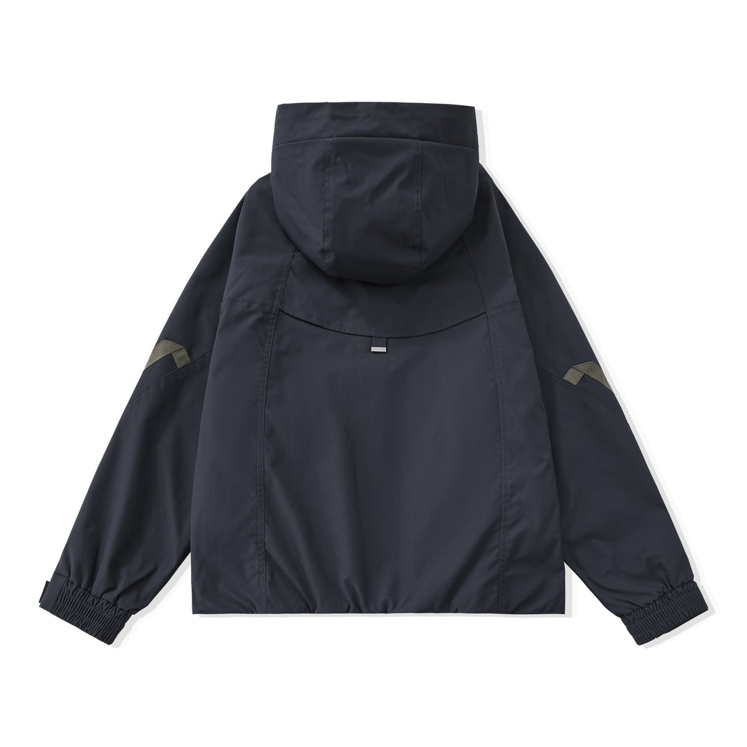 Herren Kurz geschnittener Boxy‑Techparka mit Kapuze, verdeckter Frontblende und Cargo‑Reißverschlüssen Shop Nory