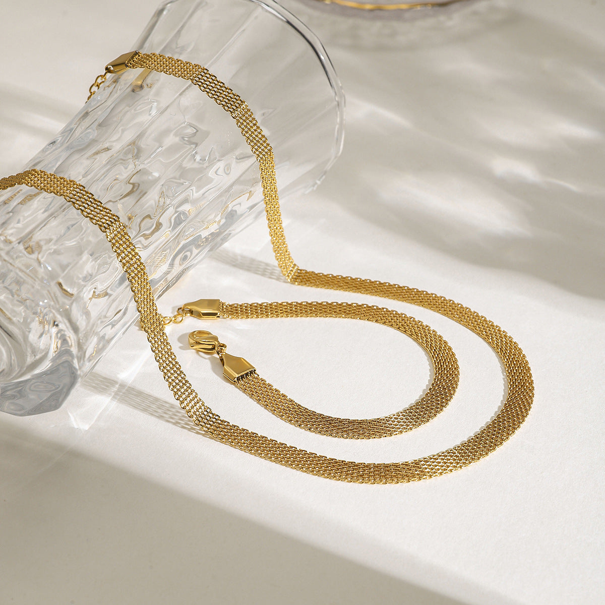 Damen Edelstahl Armband mit modernem Gewebe und hypoallergenen Eigenschaften Shop Nory