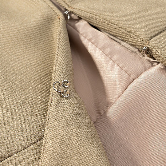 Damen taillierter Kurzblazer mit geschwungener Hüft-Contour und Reißverschluss Shop Nory