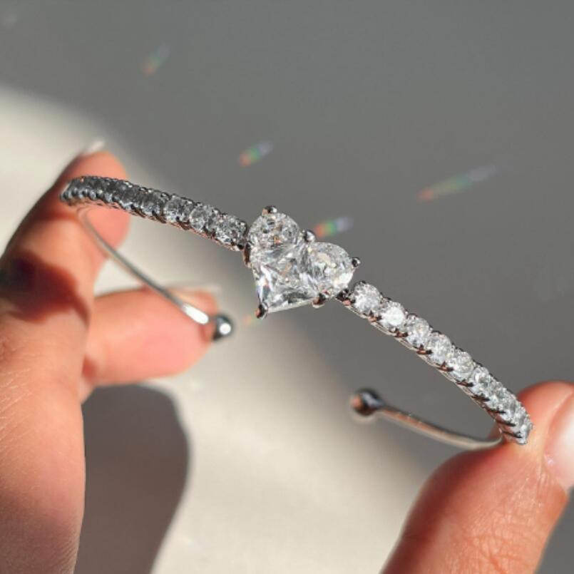 Damen Halskette mit herzförmigem Anhänger und funkelndem Ring Shop Nory